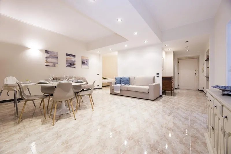 Elegant Bilo with shared pool in Nervi