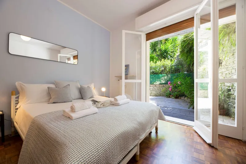 CasaViva – Cozy Patio Flat in Camogli