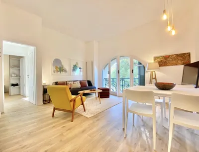 Stylish Trilo with shared pool in Nervi