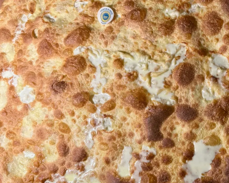 Recco e la focaccia col formaggio: guida completa all'originale